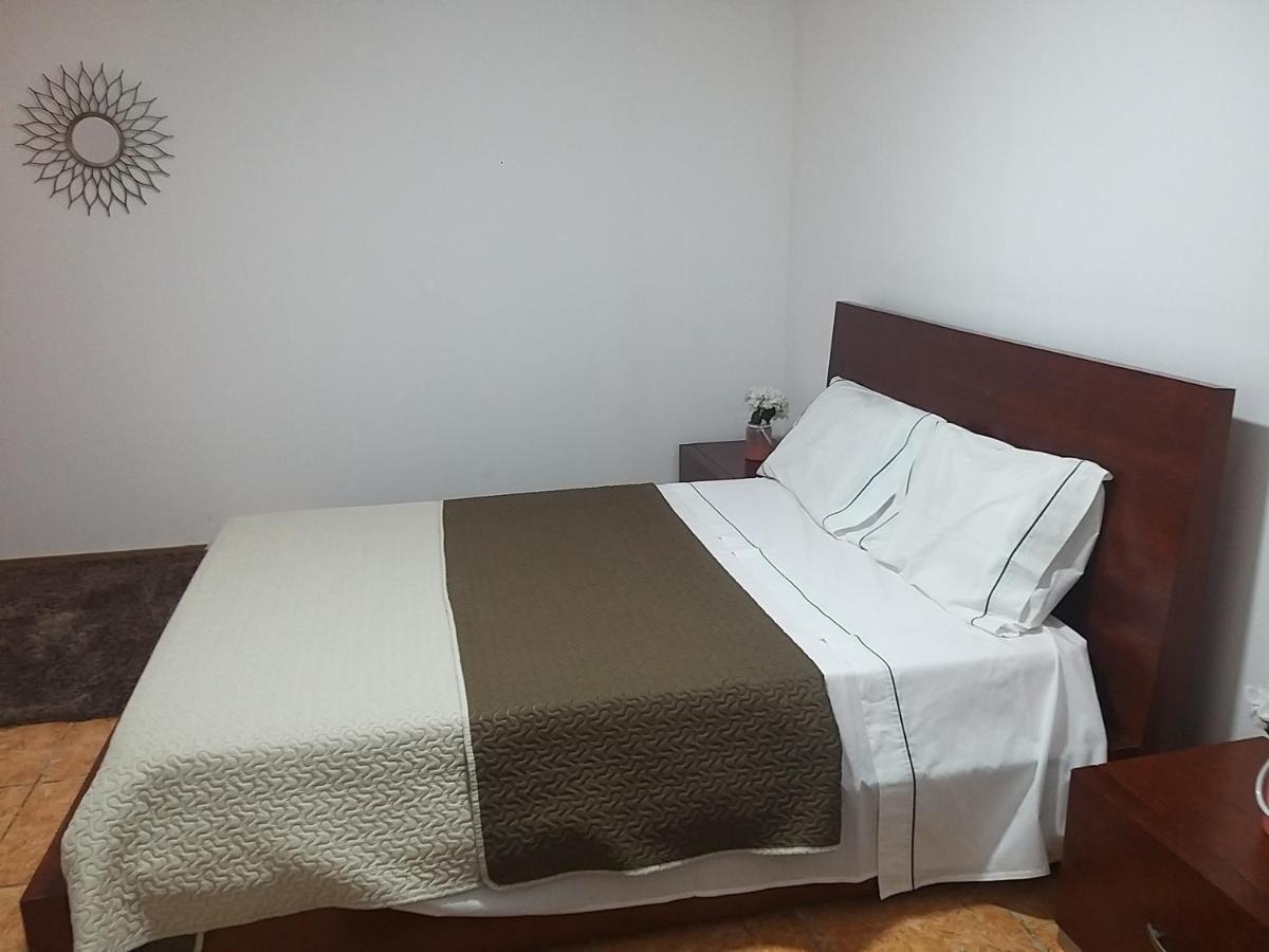 Impeccable 2-Bed House In Viana Do Castelo Villa Luaran gambar